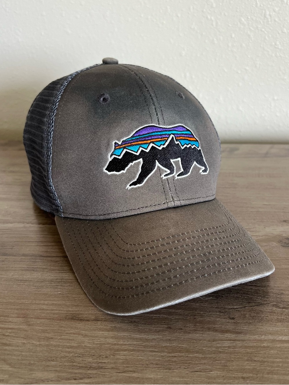 Patagonia Fitz Roy Bear Trucker Hat OS Gray Mesh Snapback Faded *Discolored